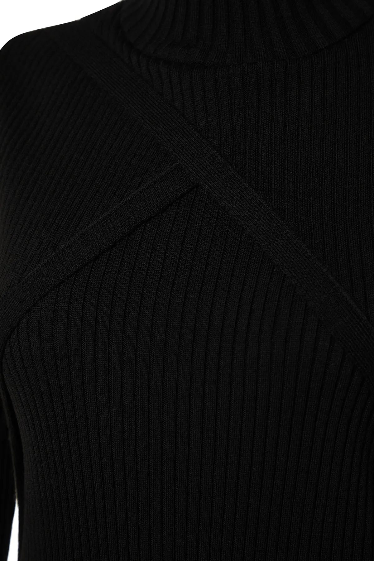 Trendyol Modest  Schwarzes, zweireihiges Bolero-Strickkleid mit Details TCTAW24EB00011