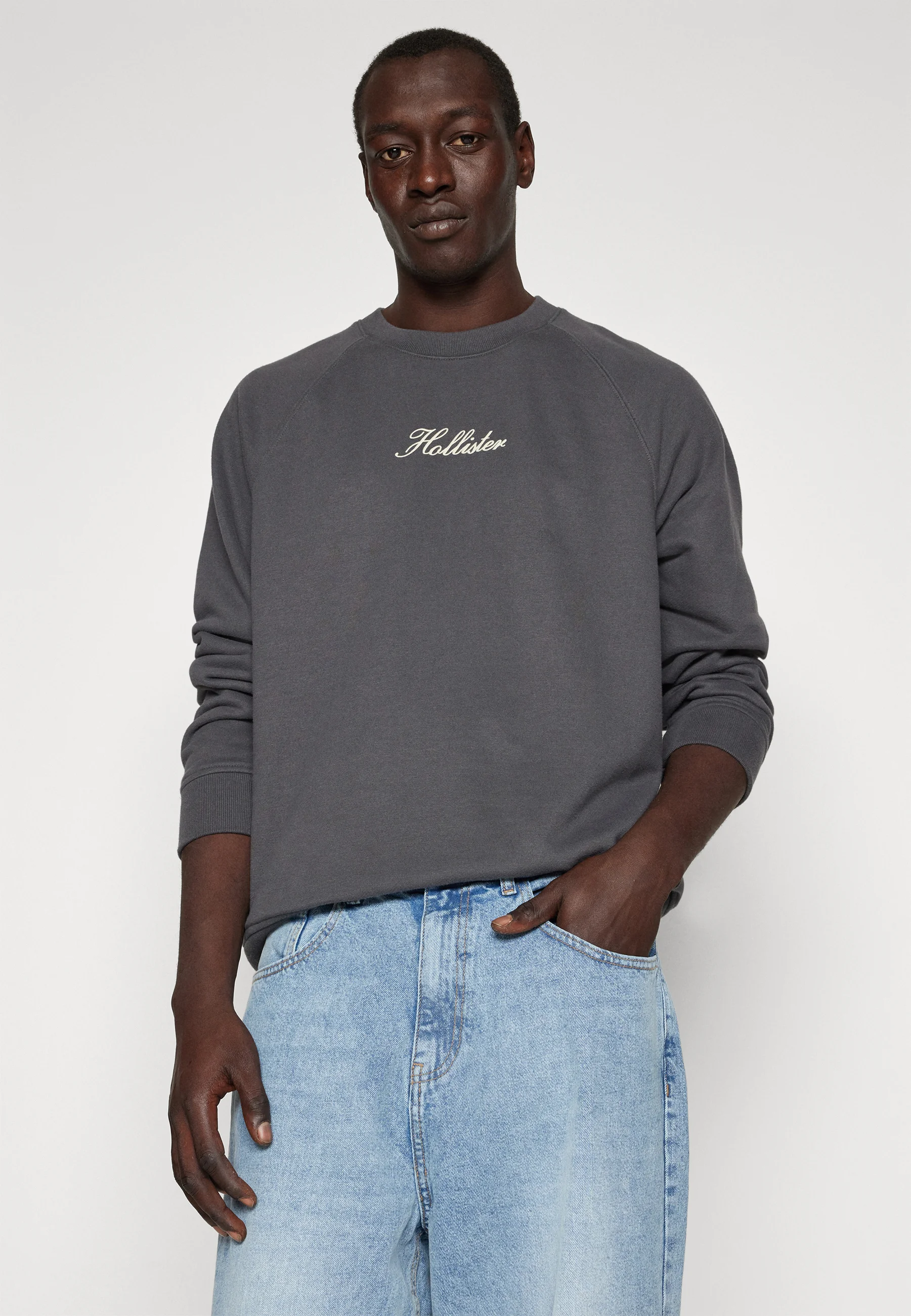 Sudadera Hollister Co. EXCLUSIVE CREW