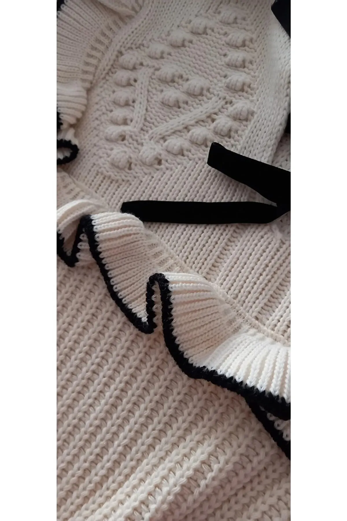 Bianco Lucci  Damenpullover mit Rüschen und Schleifendetail