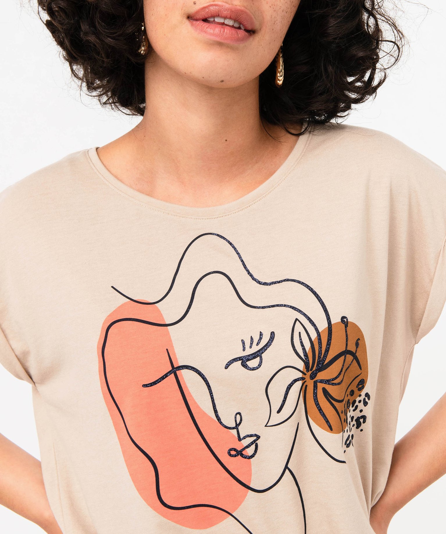 Tee-shirt à manches courtes avec motif fleuri femme beige | GEMO