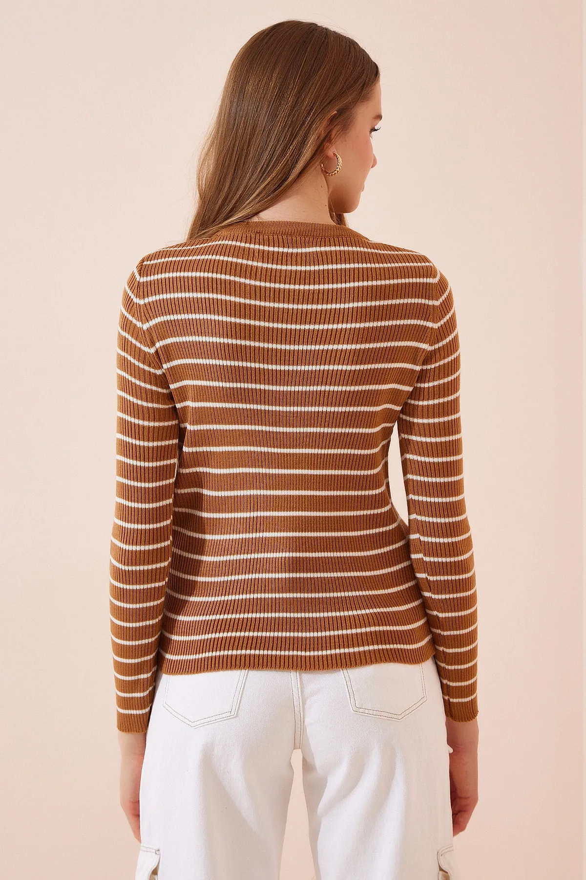 Happiness İstanbul  Damen-Strickpullover aus geripptem Lycra mit Streifen in Dunkelbraun, BP00134