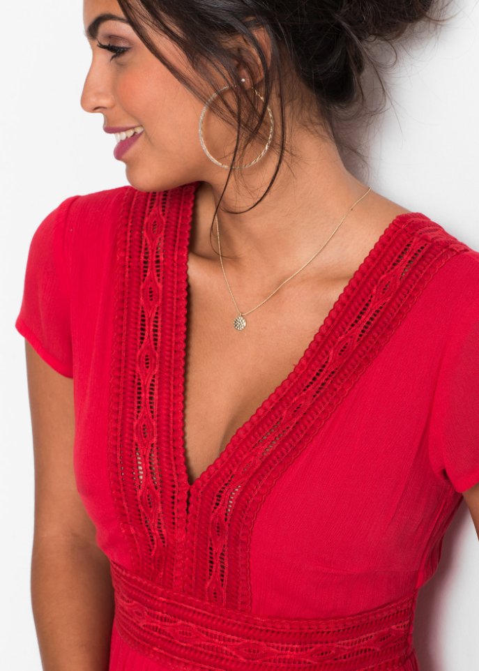 Sommer-Maxikleid mit Spitze