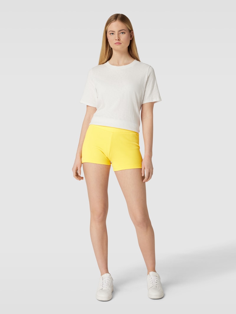 Shorts mit Label-Detail in gelb