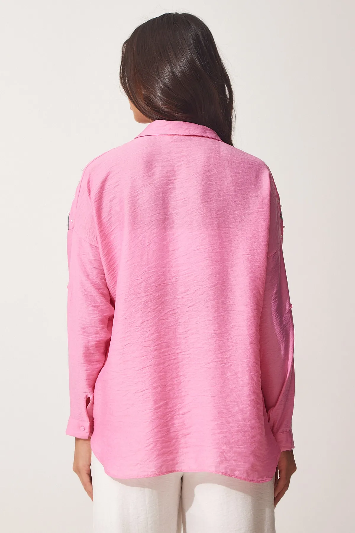 Happiness İstanbul  Übergroßes Ayrobin-Hemd für Damen in Rosa mit Perlenstickerei WK00001