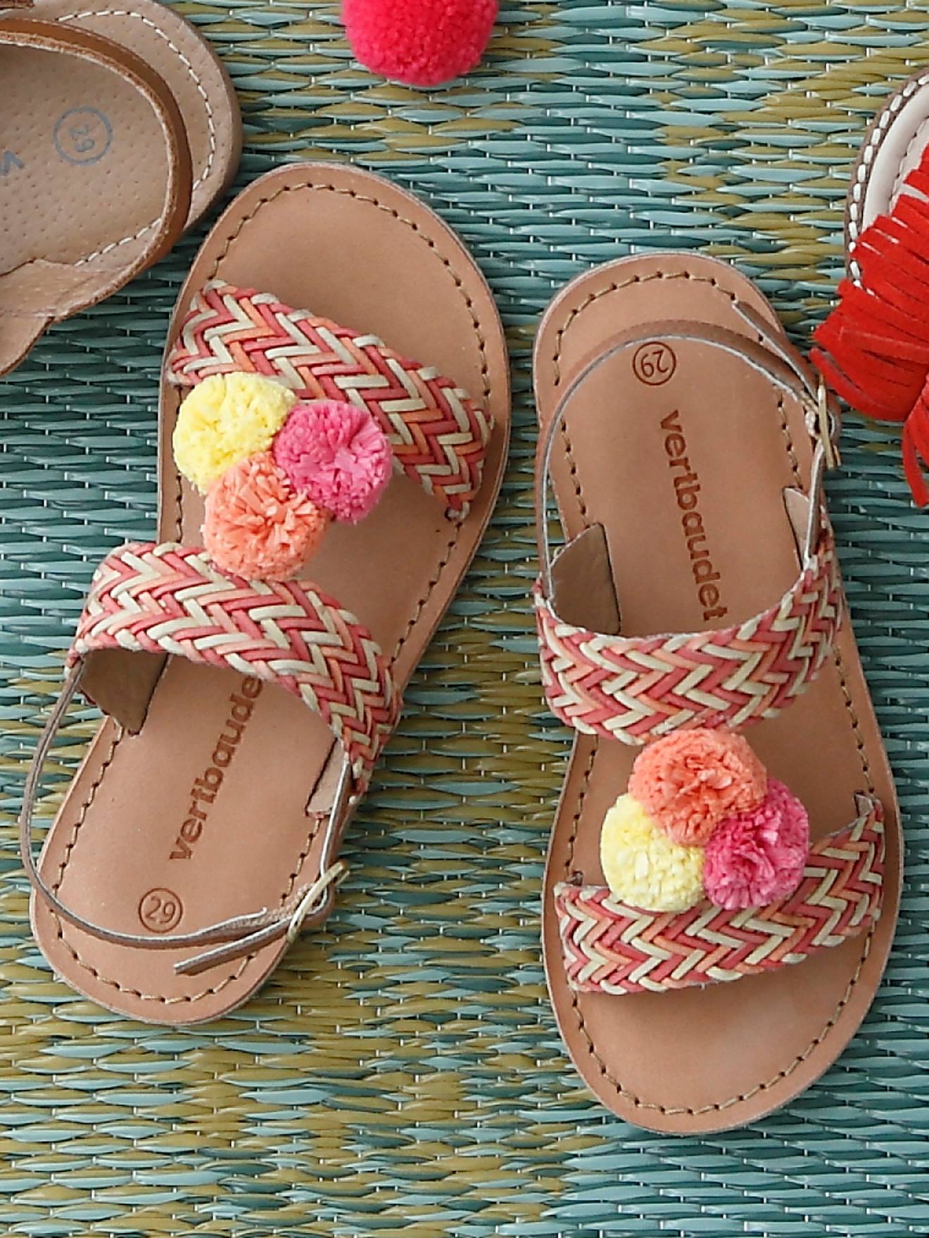 Sandales en cuir fille avec pompons rose