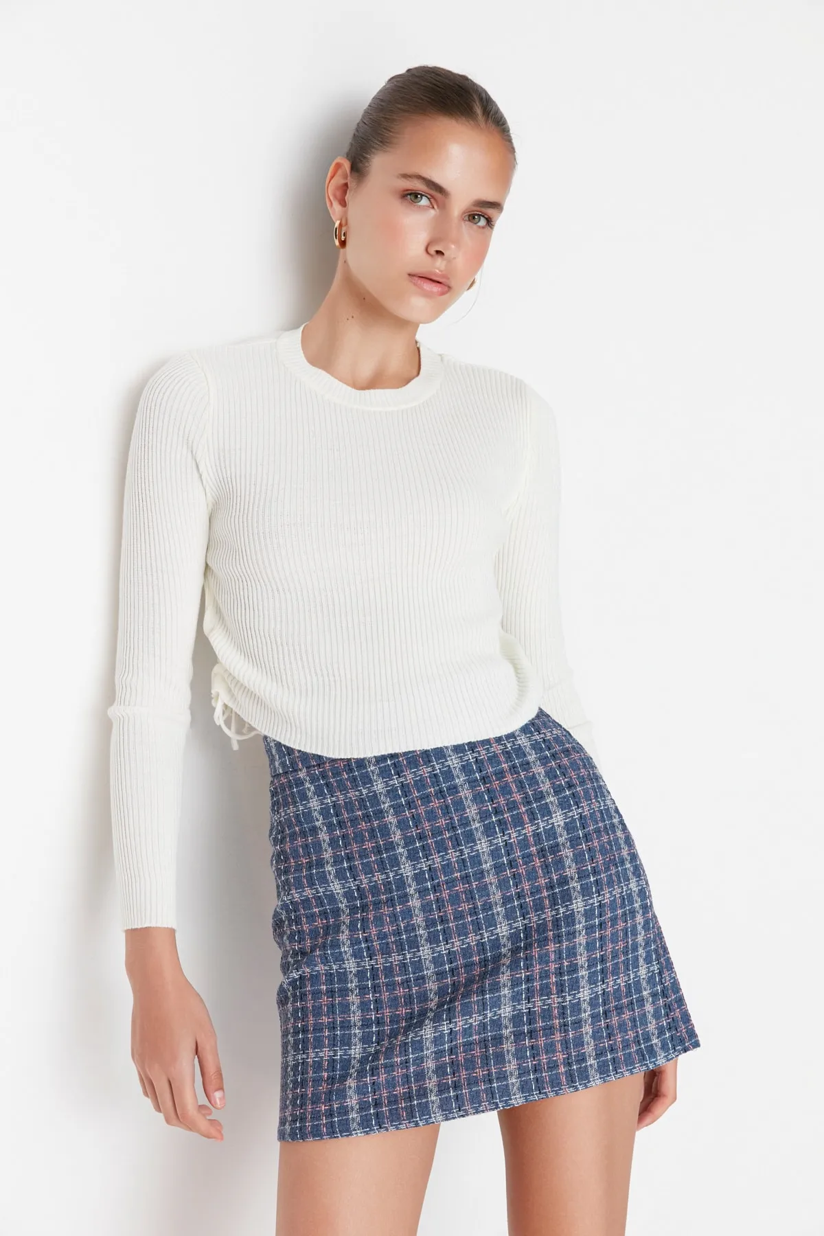 Trendyol Collection  Indigoblauer karierter gemusterter Mini-Webrock aus Tweedstoff TWOAW23ET00017