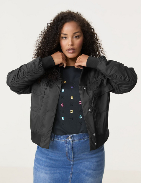 Trendjacke mit Raffnähten