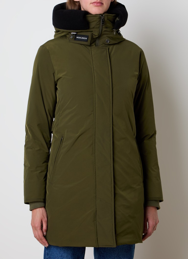 Prošívaná parka Woolrich s péřovou výplní a odnímatelnou kapucí
