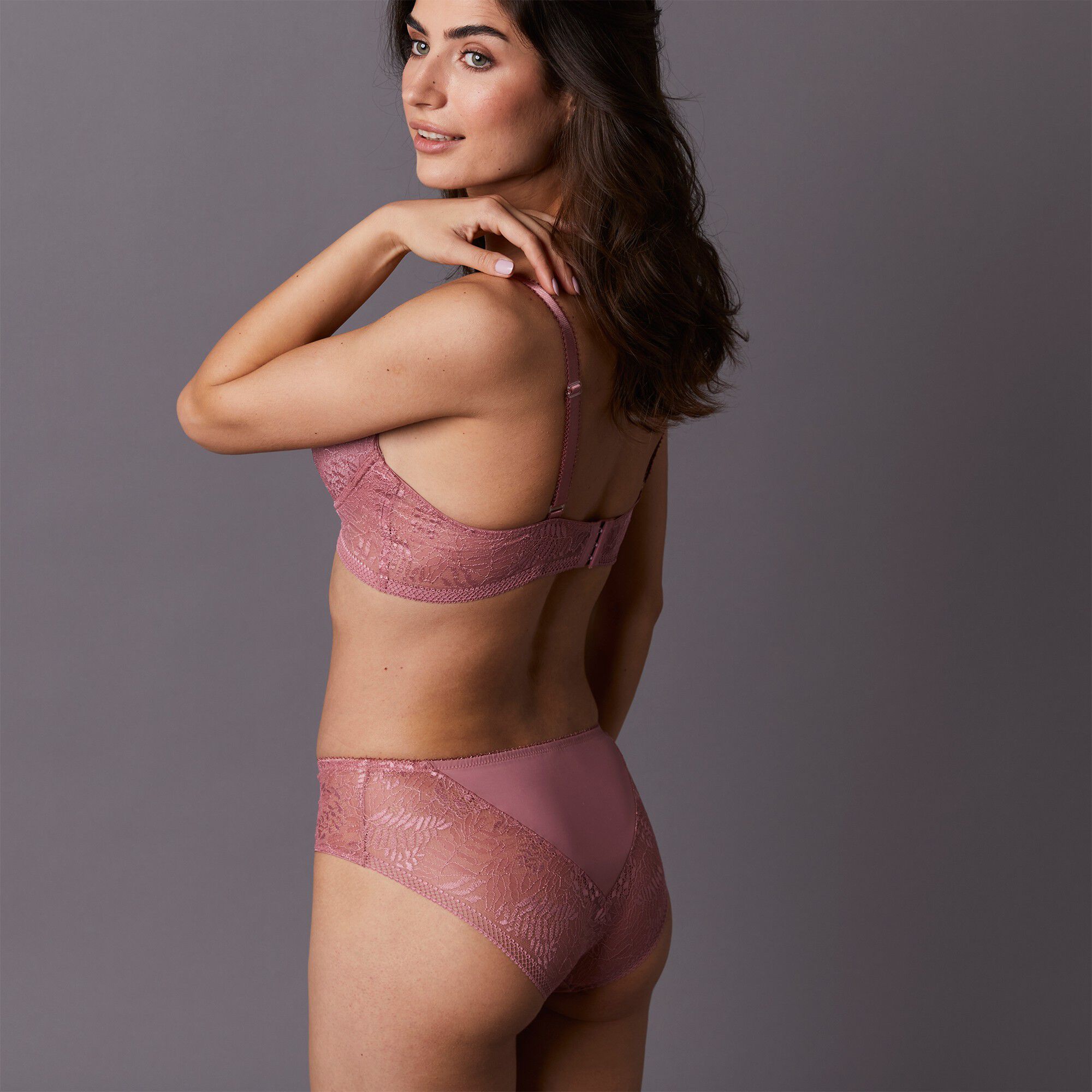 Soutien-gorge forme corbeille effet galbant avec coques Camana