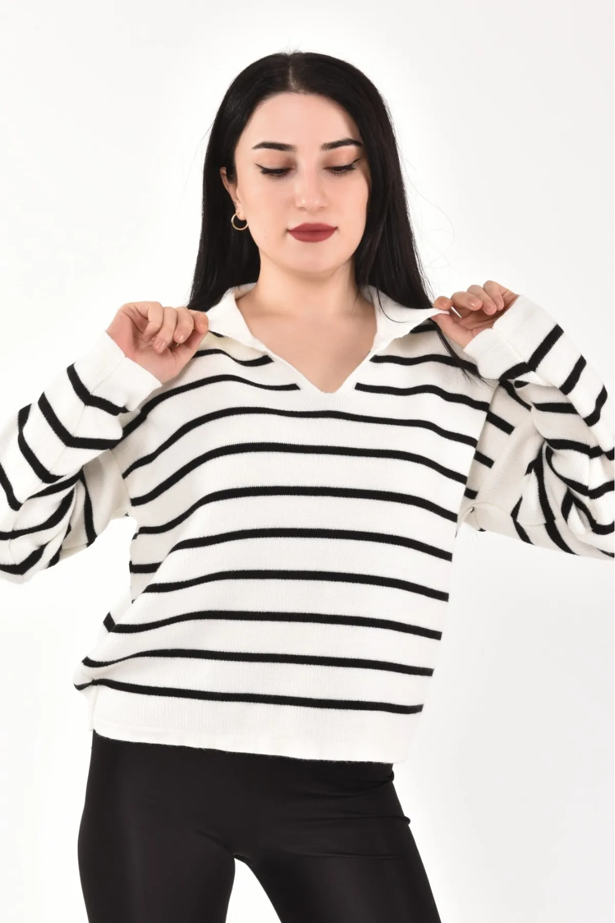 dijimodway  Ecru-schwarz gestreifter Crop-Strickpullover mit Polokragen für Damen