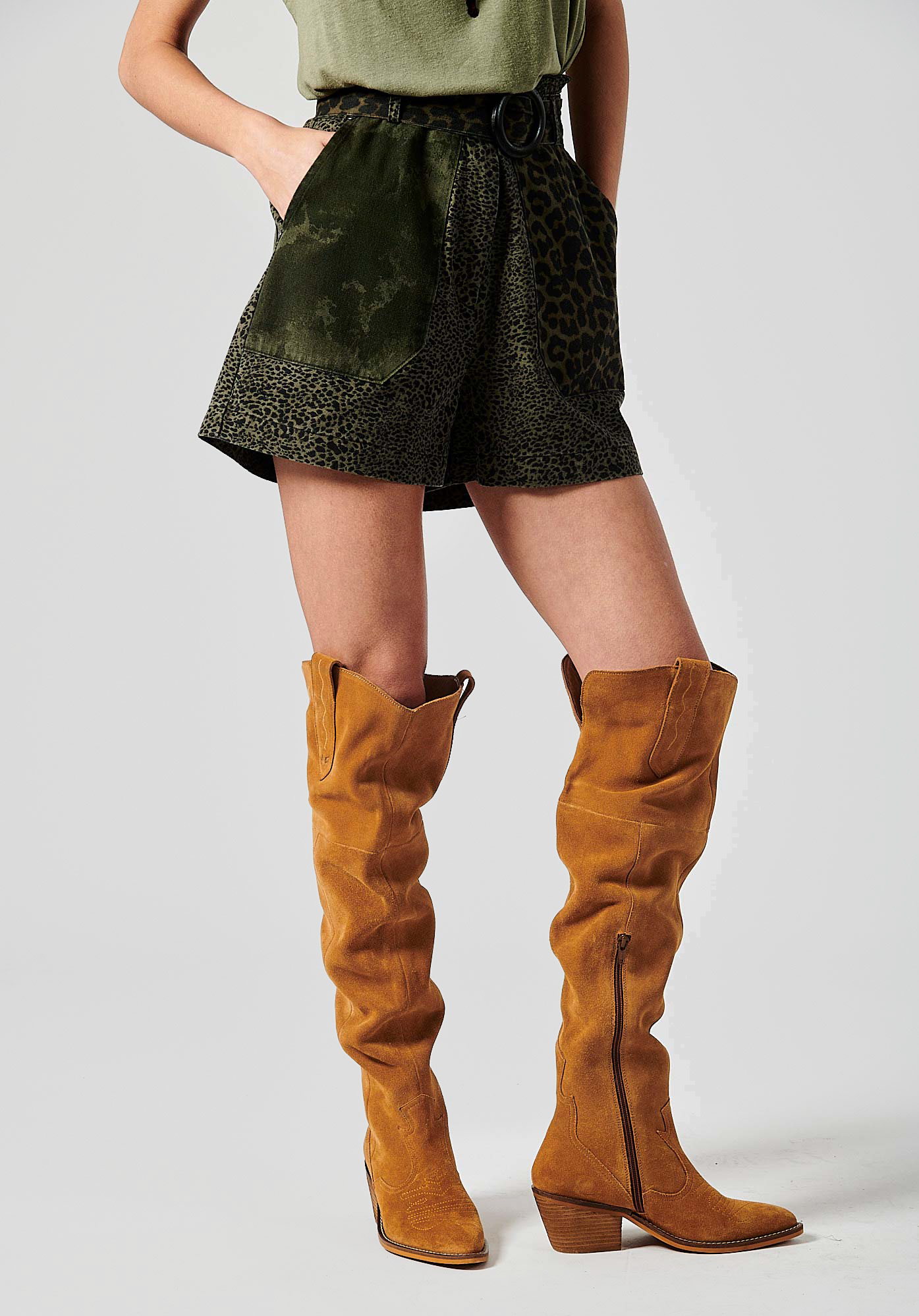 CONTI  Short kaki imprimé femme