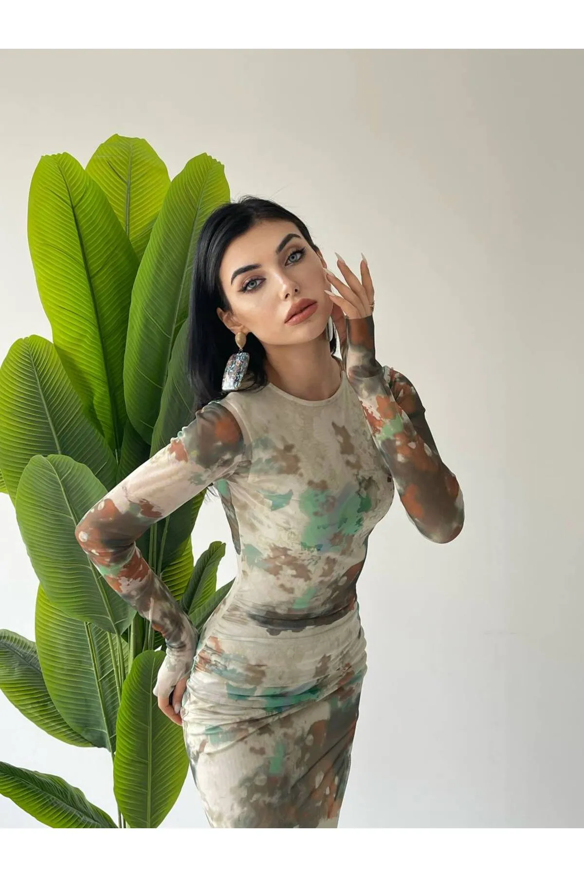 SONREİR  NEUE SAISON: GEFÜTTERT – STRAPLEZ – EINÄRMELIG – WOLKENMUSTER – BLUMEN- UND ROSENMUSTER – MIDI-TÜLLKLEID