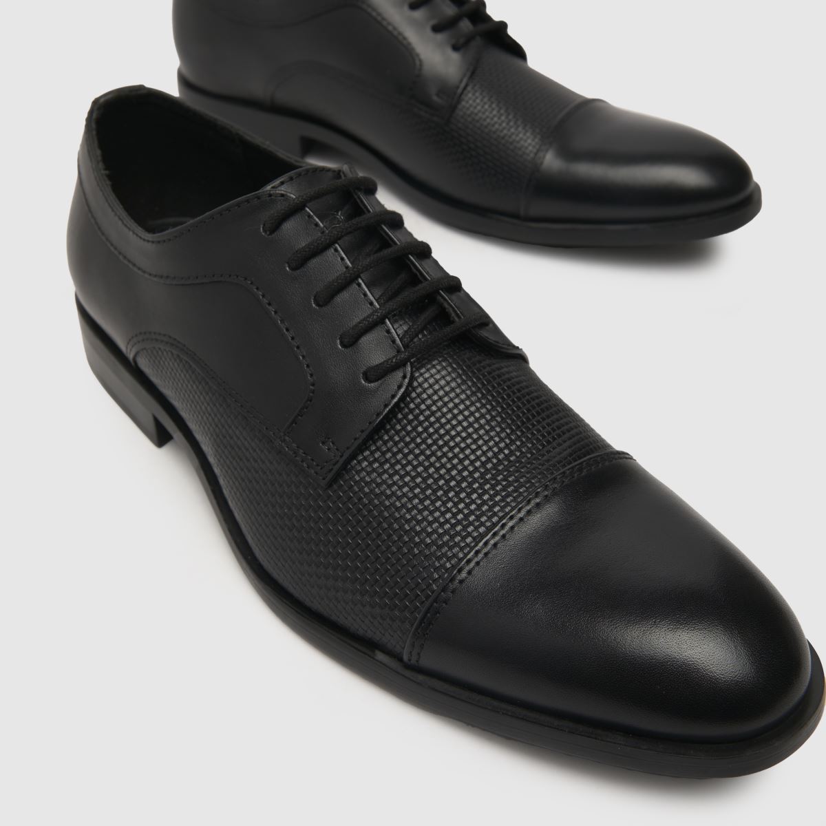 Schuh Rade – Svarta formella skor med tåhätta