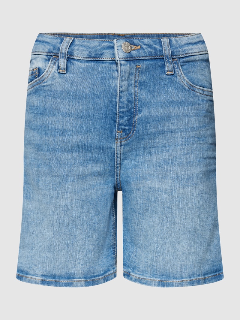 Jeansshorts mit Label-Patch in hellblau
