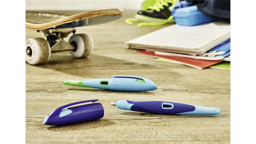 STABILO® Schulfüller EASYbirdy für Rechtshänder inklusive Patrone - Feder A mitternachtsblau/azur
