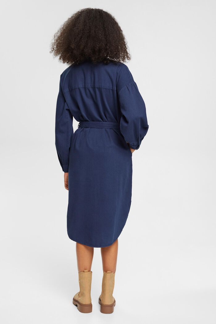 Hemdblusenkleid mit Gürtel