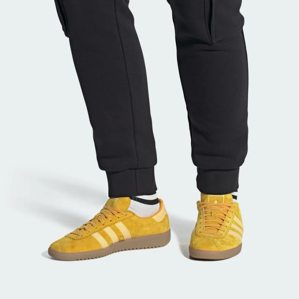adidas Bermuda ID4574 / gelb
