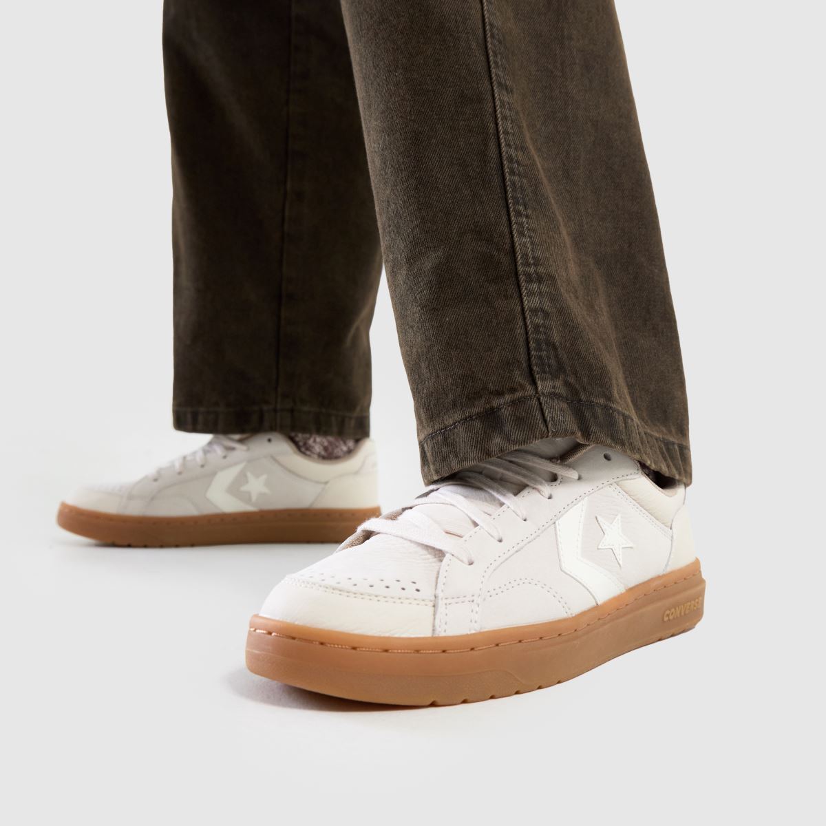 Klasični športni copati Converse Pro Blaze v bež barvi