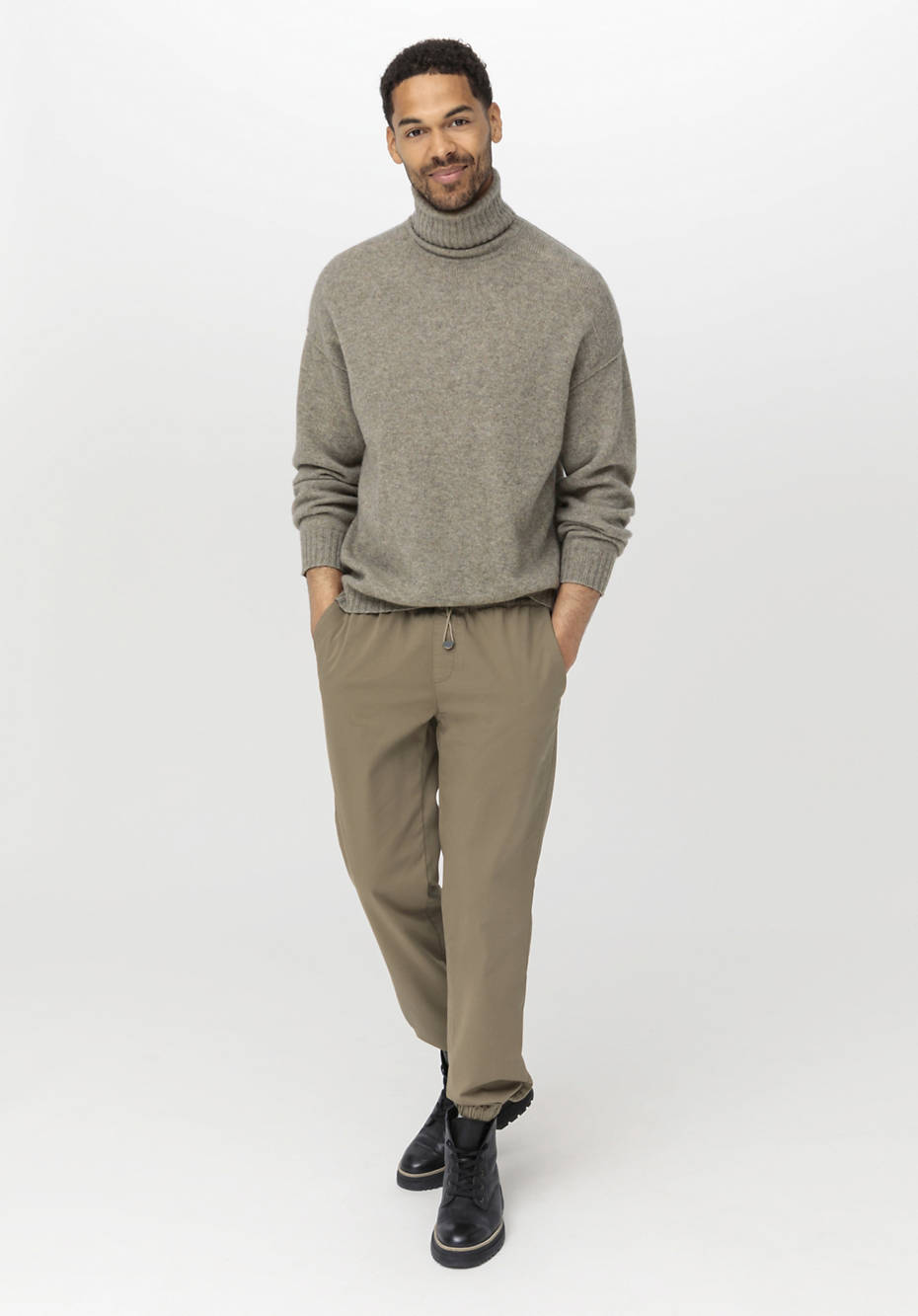 Joggpants Enea Regular aus Bio-Baumwolle