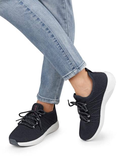 Sneaker mit einer 3 Komponenten Zwischensohle