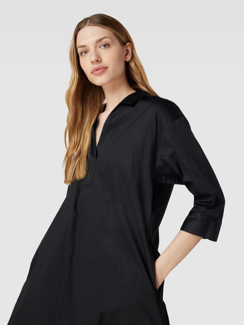 Knielanges Kleid mit V-Ausschnitt in schwarz