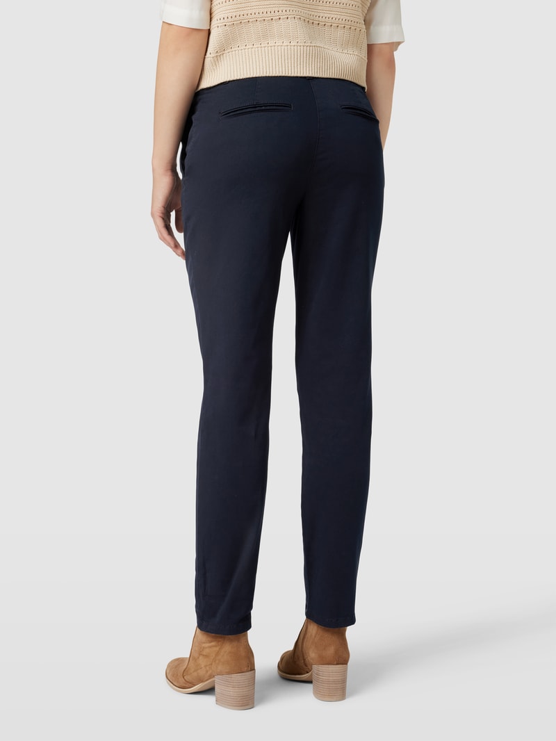 Chino mit Gürtel in dunkelblau