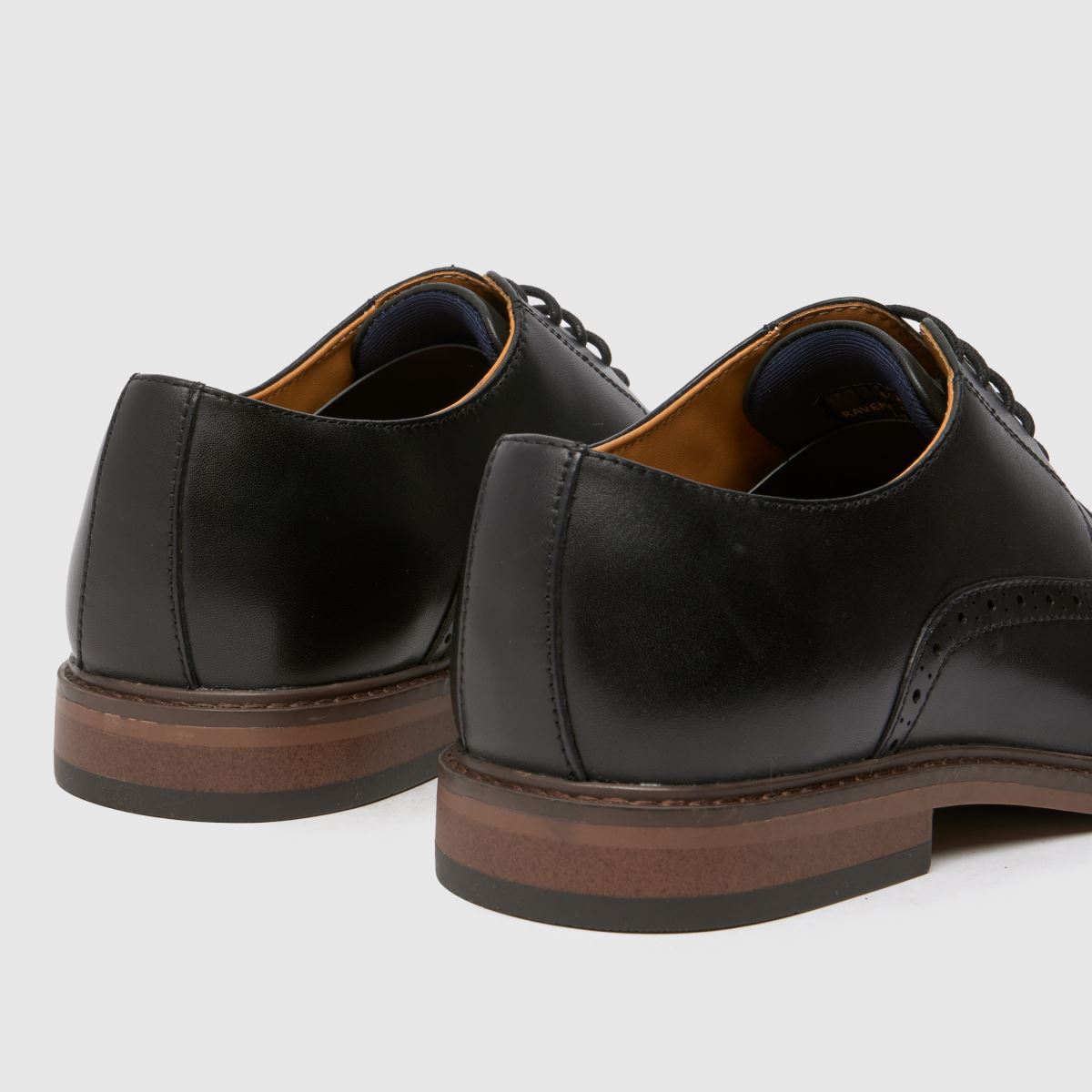 Schuh Raven bőr brogue cipő fekete színben