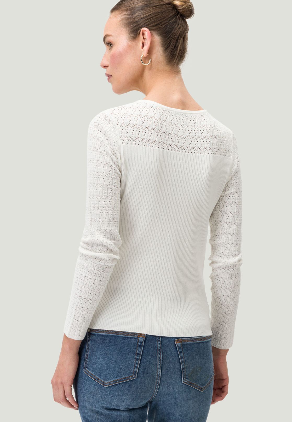 Pullover mit Lochmuster