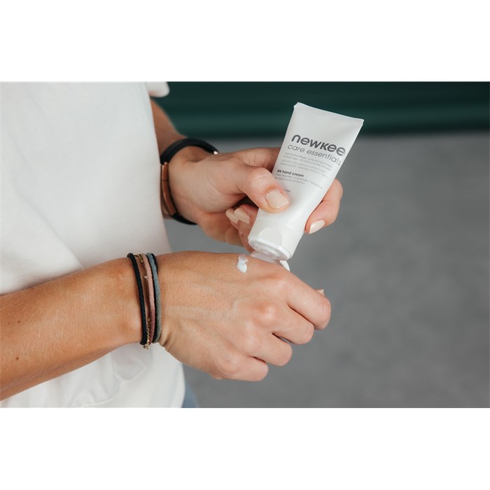 04 hand cream