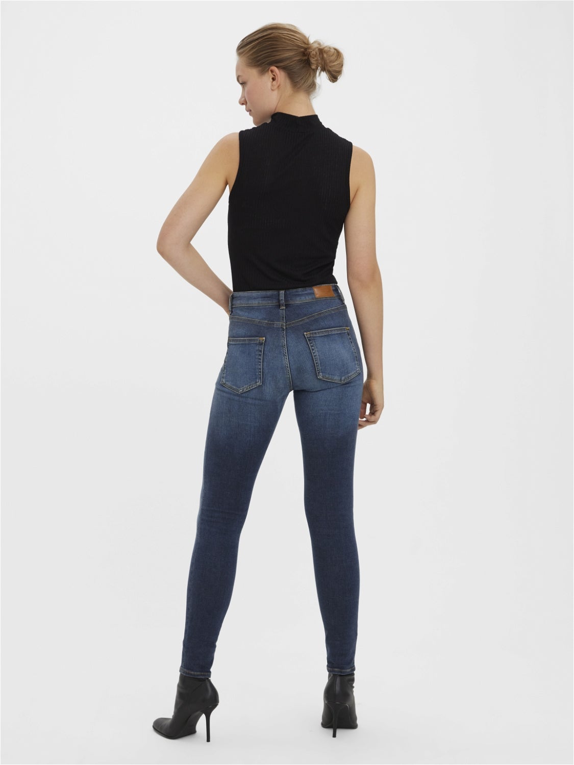 VMLUX Mid Rise Slim Fit Jeans