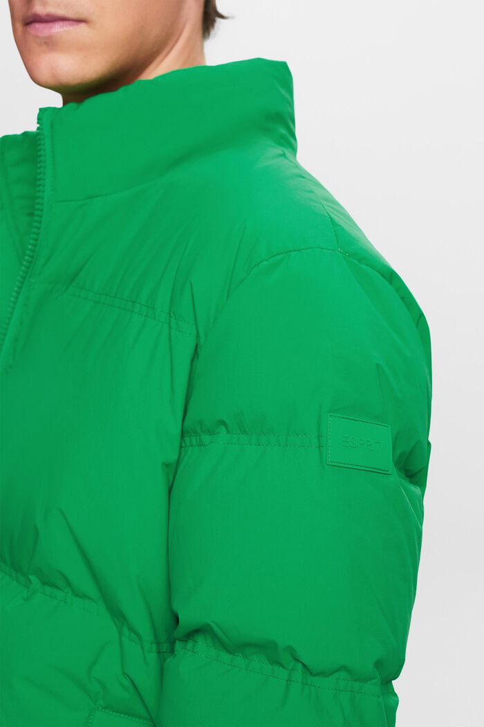 Recycelt: Pufferjacke mit Daunen