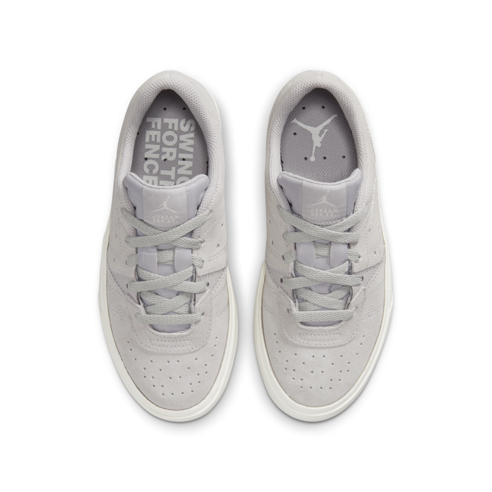 NIKE JORDAN Series DN3205-002 / grau