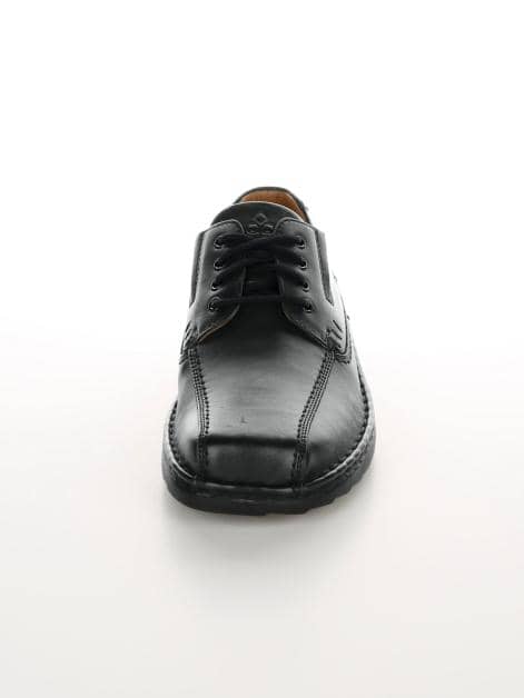 Schnürschuh in eleganter Optik