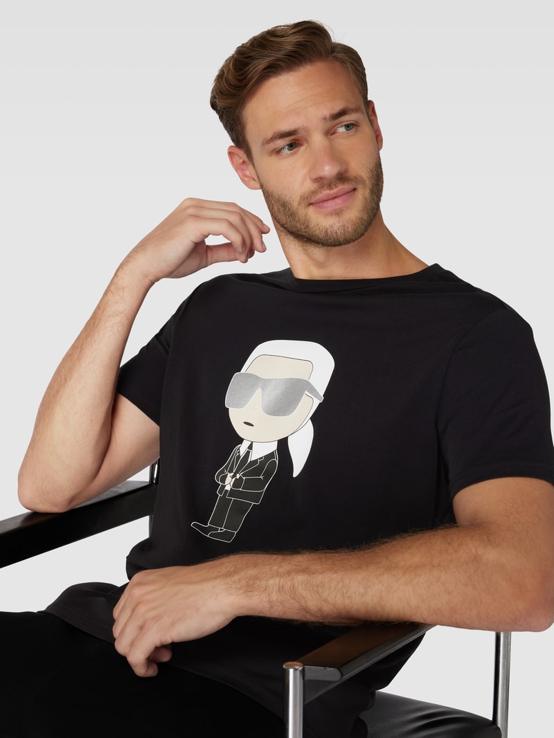 T-Shirt mit Motiv-Print in schwarz