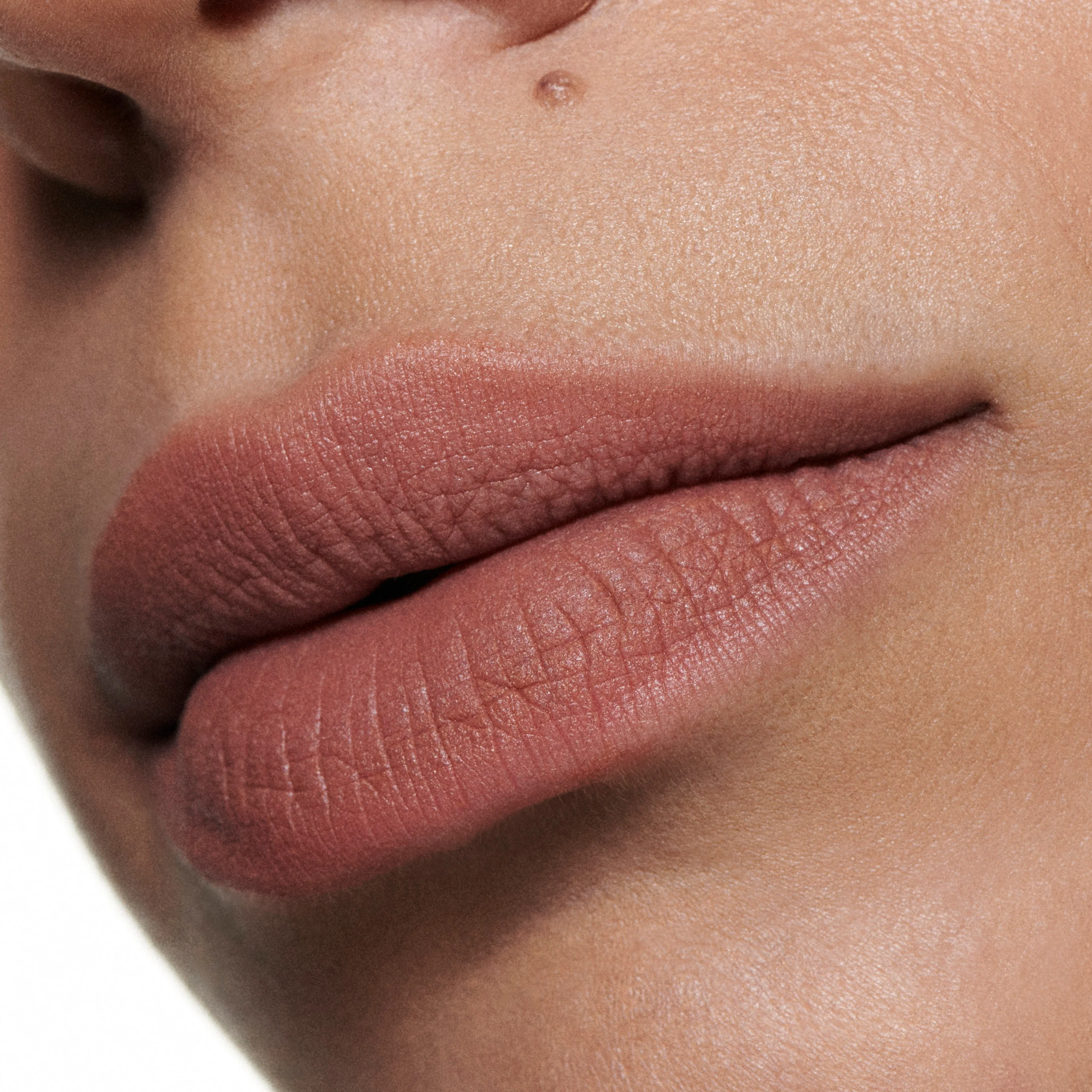 Lūpų dažai „Powder Kiss“ skysti lūpų dažai - Lūpų dažai