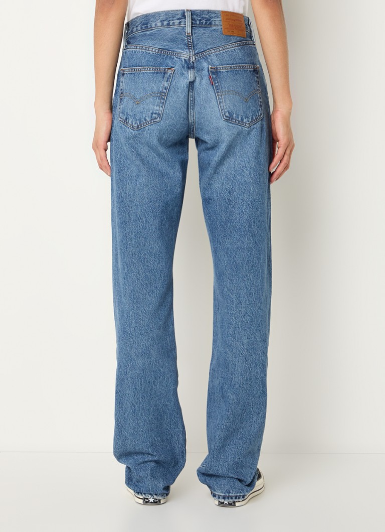 Jeans Levi's anni '90, a vita alta, gamba dritta, lavaggio medio.