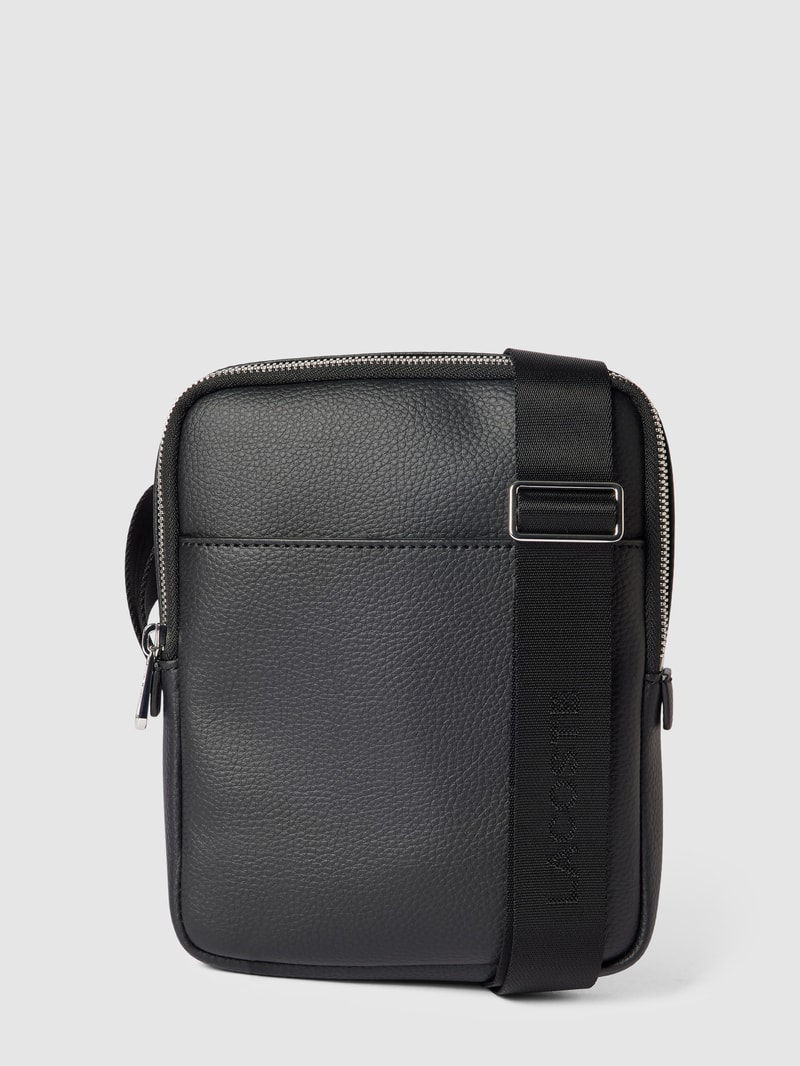 Crossbody Bag mit Label-Details in schwarz