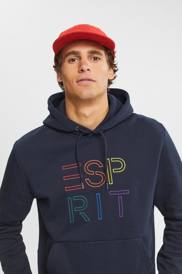 Recycelt: Hoodie mit Logo-Stickerei