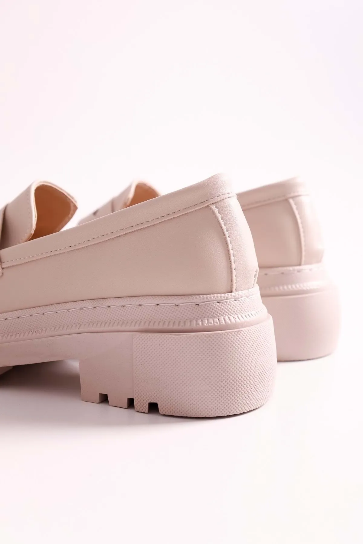 Shoeberry  Damen Motto Beige Skin Loafer mit dicker Sohle Beige Skin