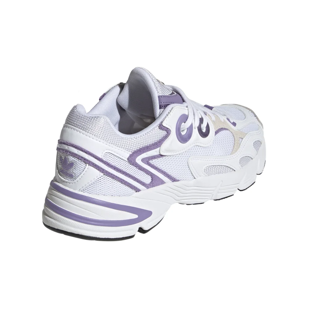 adidas Astir W HQ6777 / weiss