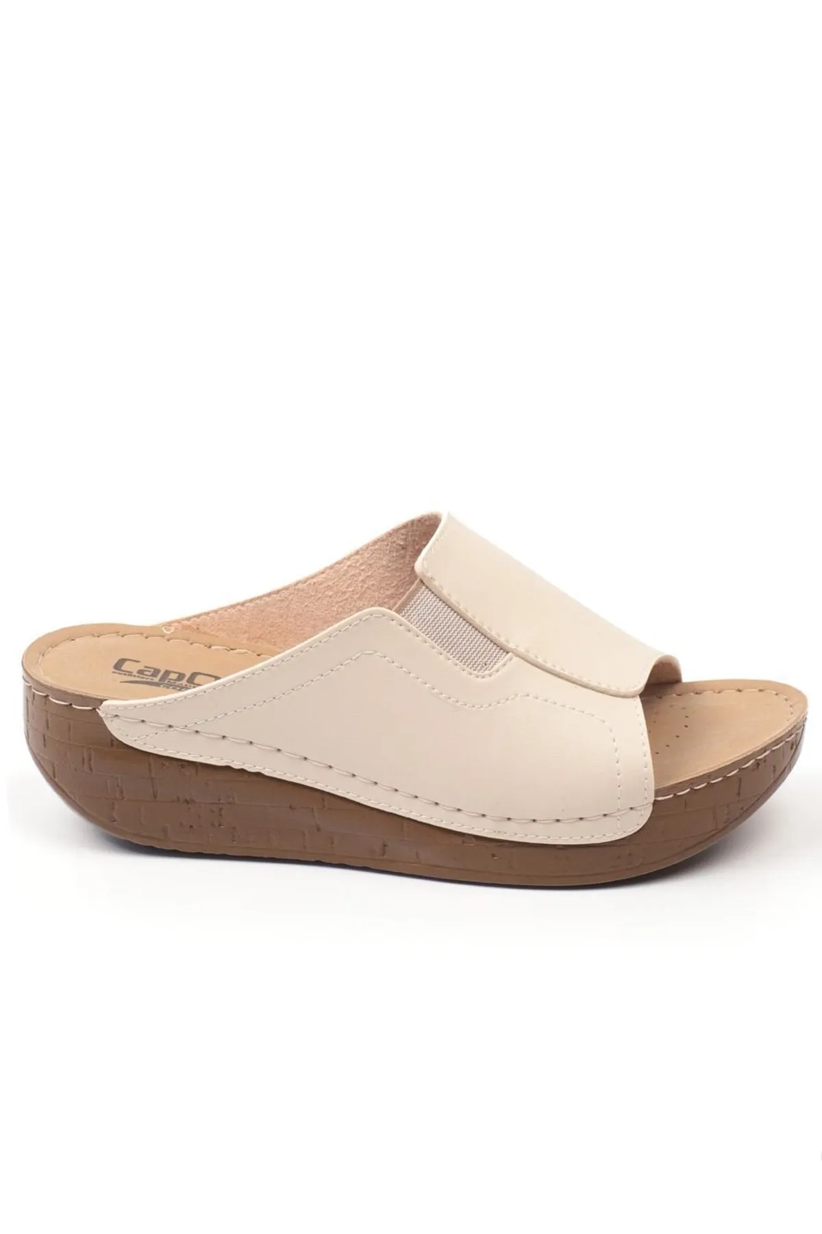Capone Outfitters  Anatomisch weiche, bequeme Mutterhausschuhe mit Keilabsatz