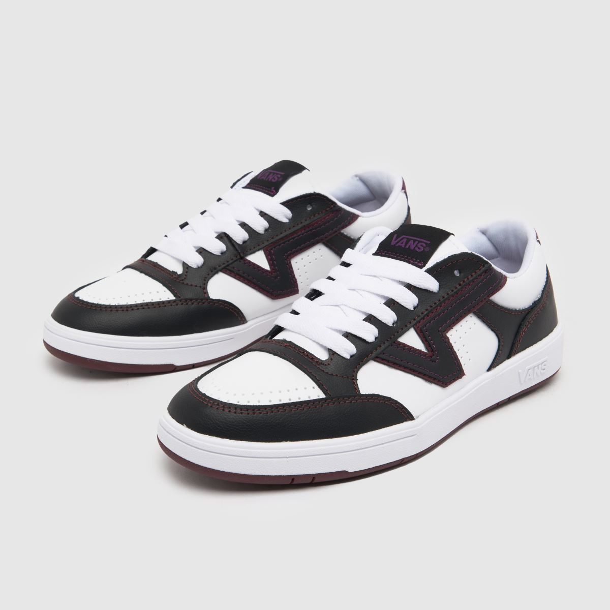 Vans Lowland ComfortCush sportcipő fehér és fekete színben