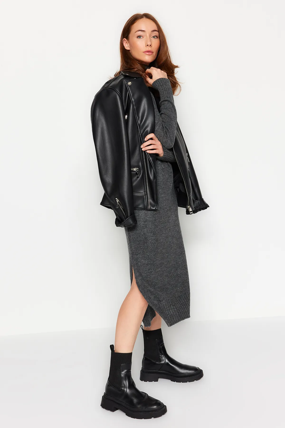 Trendyol Collection  Anthrazit Uni Weite Passform Midi TWOAW24EL00034