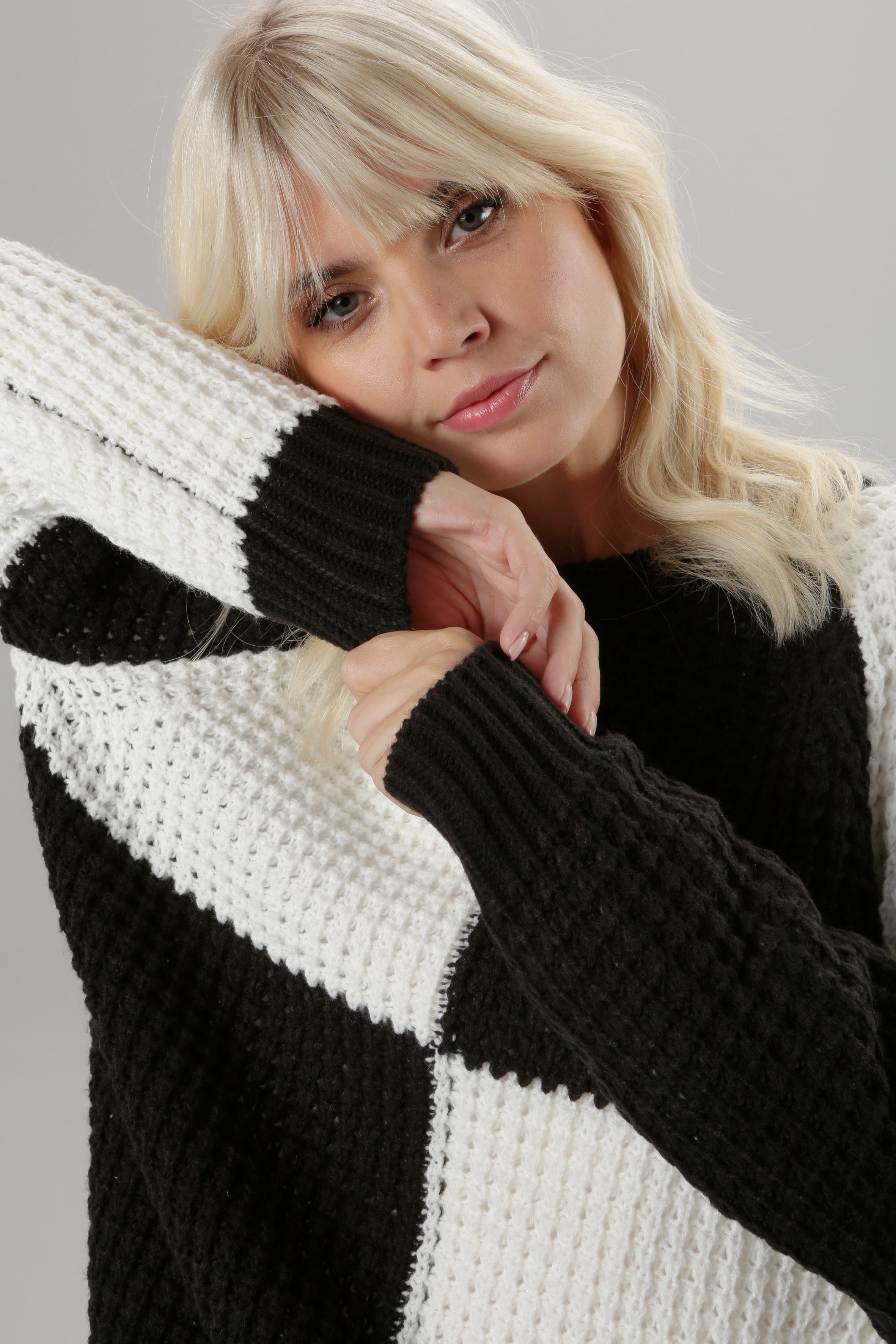 Aniston SELECTED Strickpullover mit modischem Flächenteiler