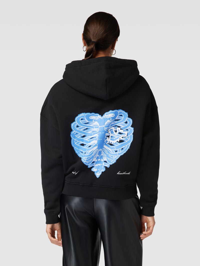 Hoodie mit Label-Print Modell 'Island of Heartbreaks' in schwarz