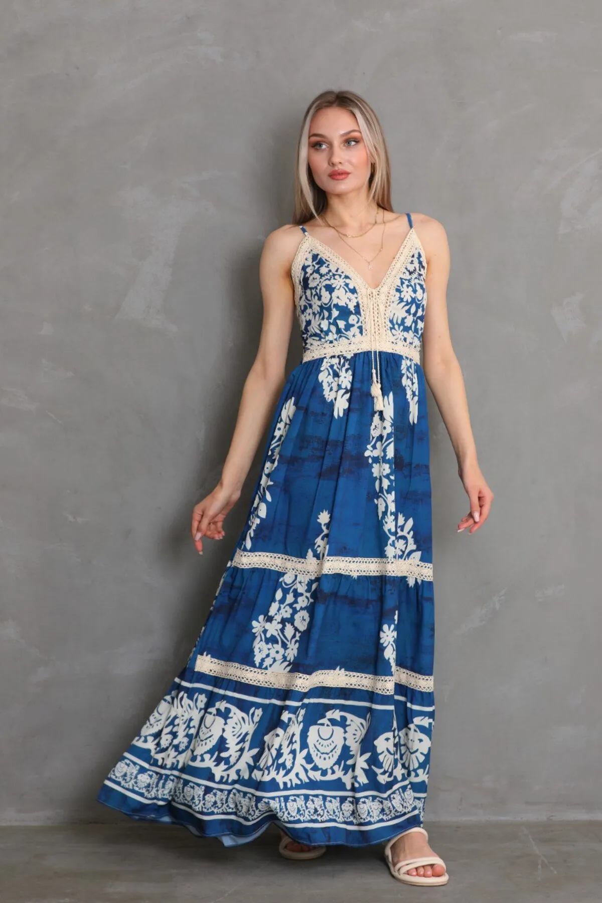 BİKELİFE  Damen Sommerkleid mit Blumenmuster, dünnen Trägern und Strickdetails