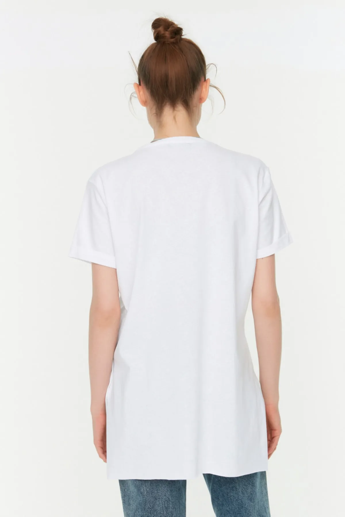 Trendyol Modest  Marineblau-weißes Basic-Strick-T-Shirt mit Schlitz und detailliertem Rundhalsausschnitt im 2er-Pack TCTSS21UK0009