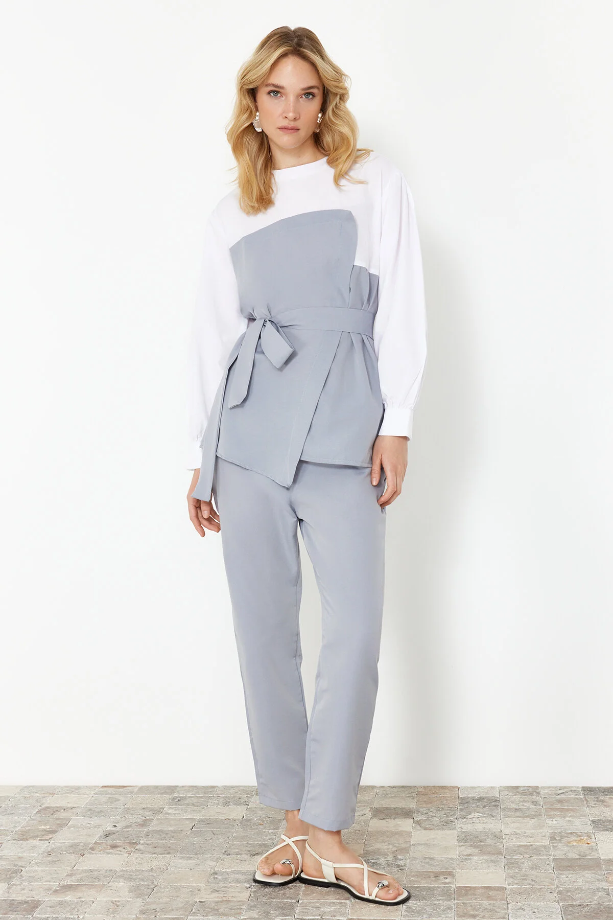 Trendyol Modest  Baumwollgewebtes graues Blockset - Unteres und oberes Set TCTSS24US00066