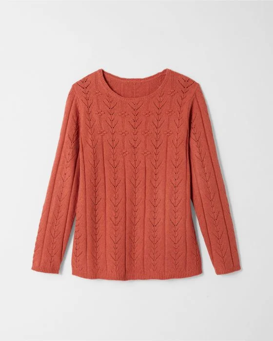 Pull maille ajourée et fleurs