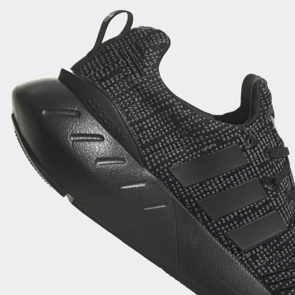 adidas Swift Run 22 GW8166 / schwarz